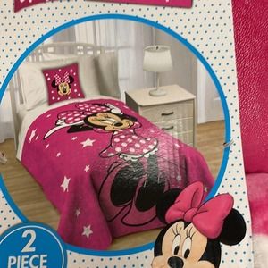 Disney Minnie Mouse 2-piece Set Oversized  Pink Throw Pillow NWT Kids Bedding